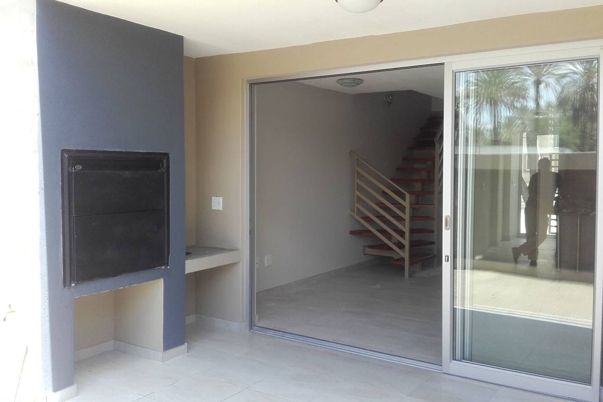 Eureka Court Spacious Apartment - Photo 2