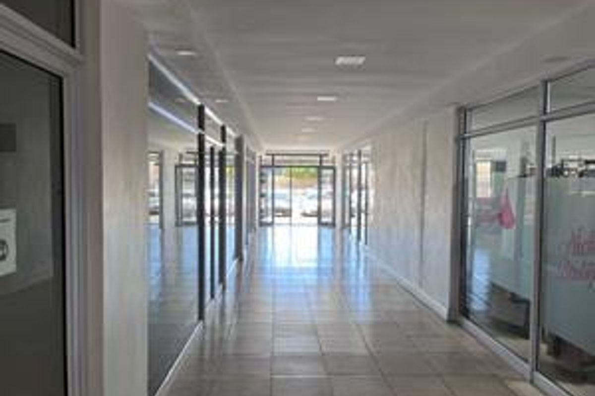 Attractive Office Units with Tiled Floors & Glass Fronts - Photo 4