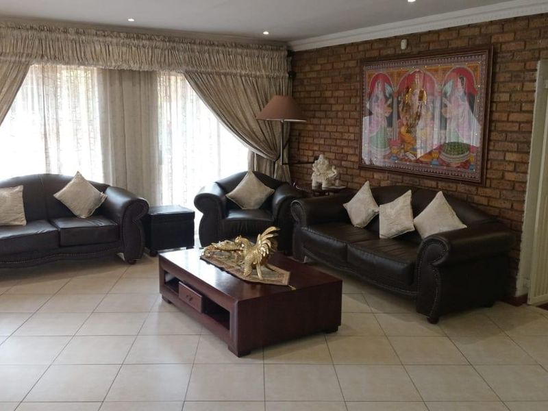 3 Bedroom House for Sale in Winchester Hills Ext 3 Johannesburg - Photo 5