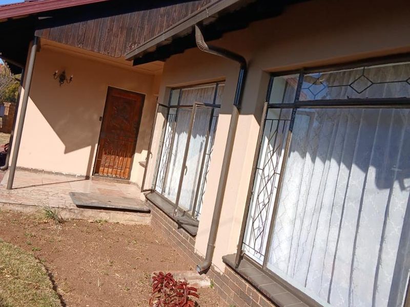 LOCATION LOCATION LOCATION!!! Charming Home with Space to Expand and Entertain!!!!! - Photo 5