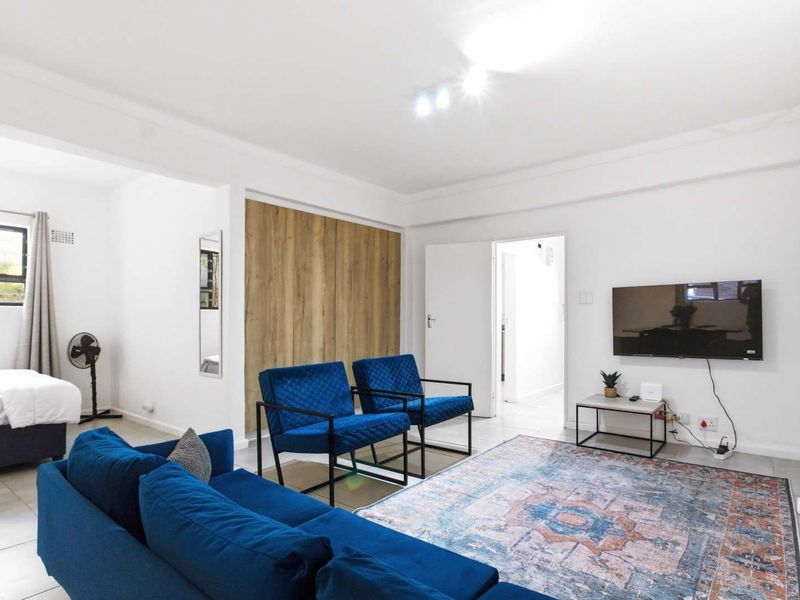 Perfectly positioned to walk on the mountain or doddle down to the Main Rd and beach attractions. - Photo 5