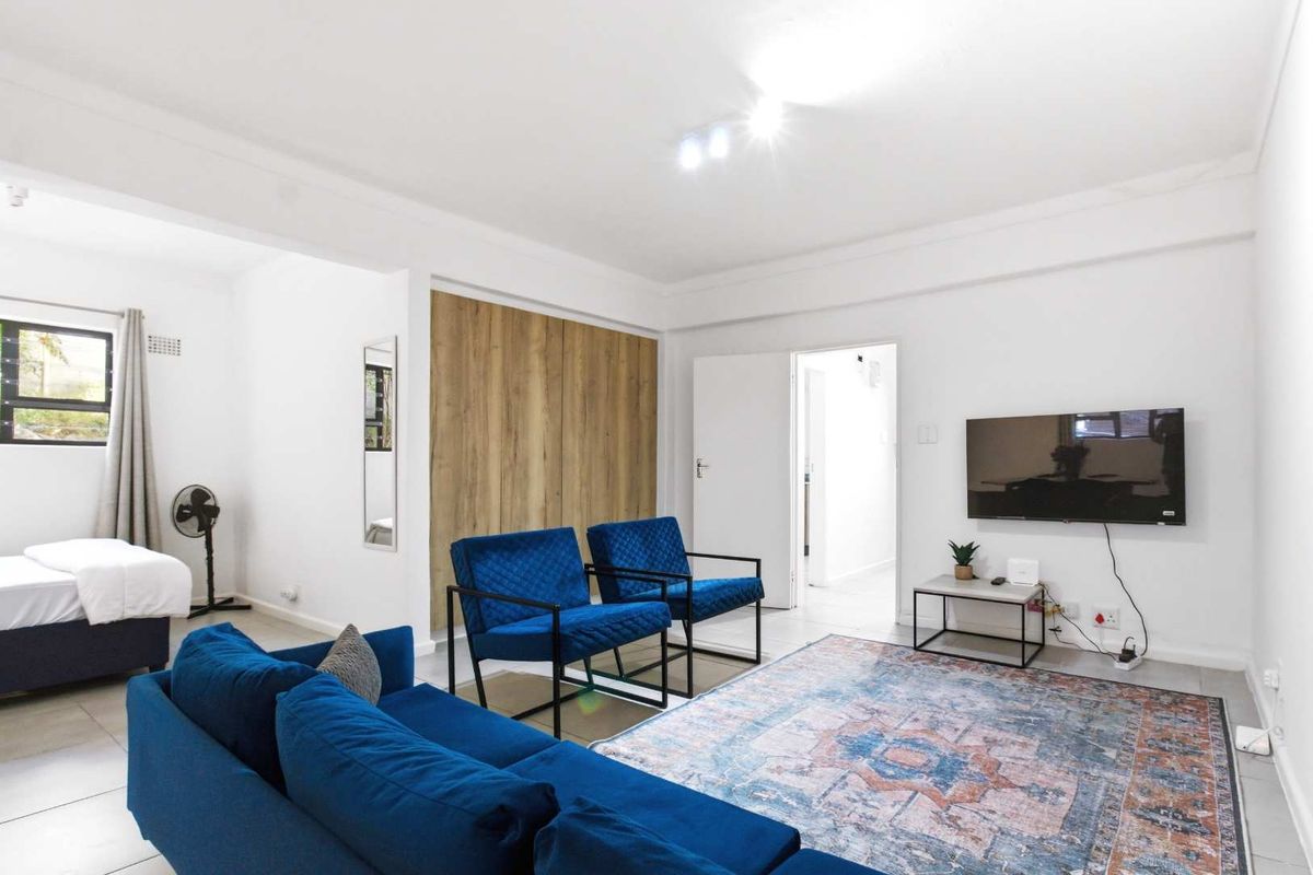 Perfectly positioned to walk on the mountain or doddle down to the Main Rd and beach attractions. - Photo 5