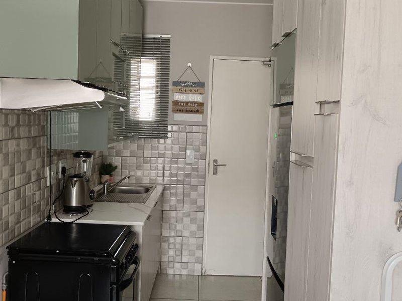 Charming Starter Home or Savvy Investment Opportunity! - Photo 2