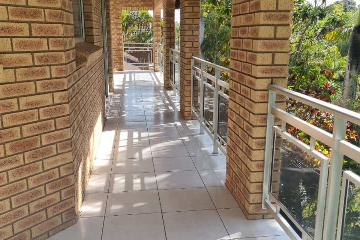 Gorgeous Spacious Family home - Photo 2