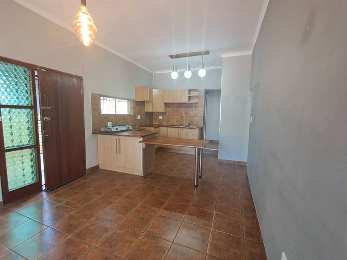 Property #2556971, Cottage Rental Monthly in Riviera