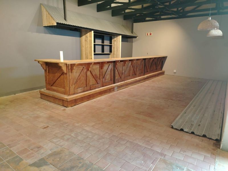 TO LET: VERSATILE COMMERCIAL PROPERTY – PRIME GONUBIE MAIN ROAD - Photo 4