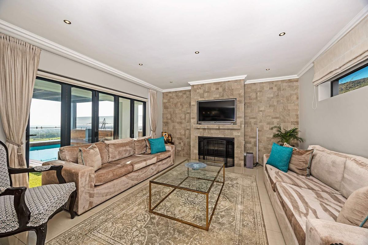 Baronetcy’s Ultimate Masterpiece – Live the Views You’ve Only Imagined - Photo 5