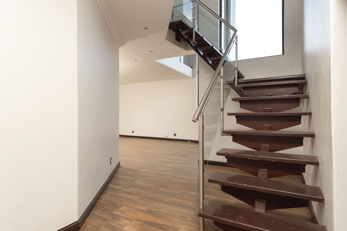 4 Luxury Bedrooms home For sale - Photo 2