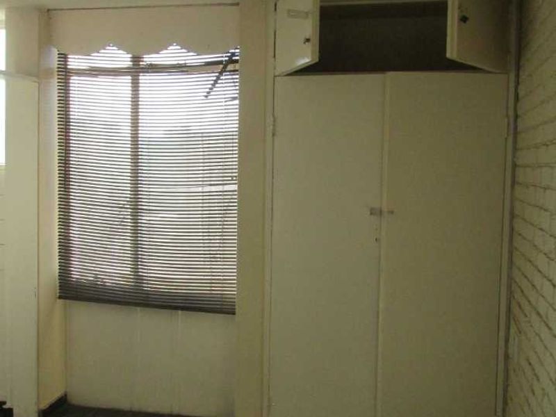 BACHELOR FLAT TO RENT IN ARCADIA - Photo 10
