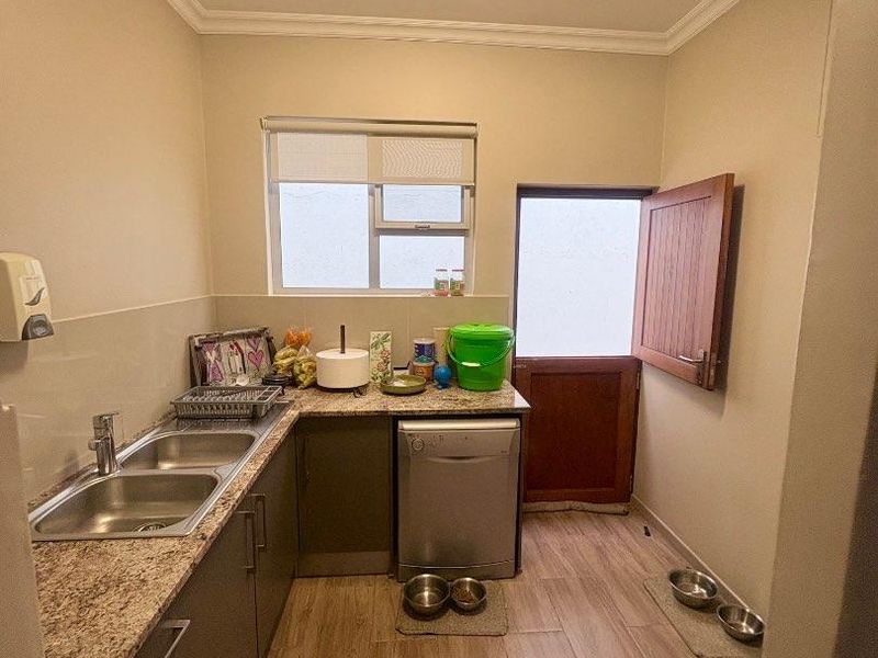 Furnished 3x Bedrooms House To Rent in Long Beach - Photo 8