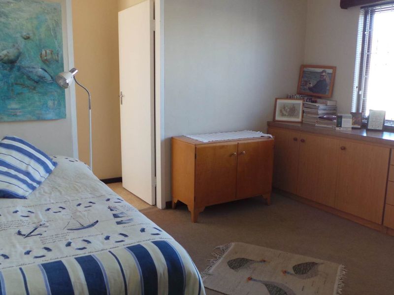 Well located Home close to Private School and Park - Photo 8