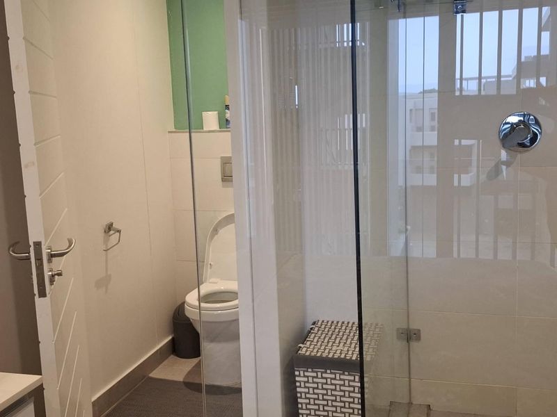 **Stunning 2-Bedroom, 2-Bathroom Apartment in a Newly Developed Estate** - Photo 7