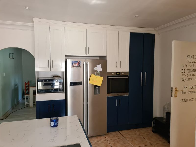 4-Bed Family Home with Solar & Cottage - Photo 9