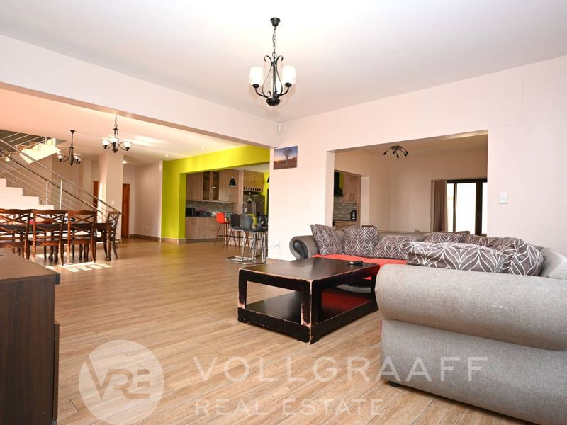 Spacious Double-Storey Family Home | Mile 4, Swakopmund - Photo 2