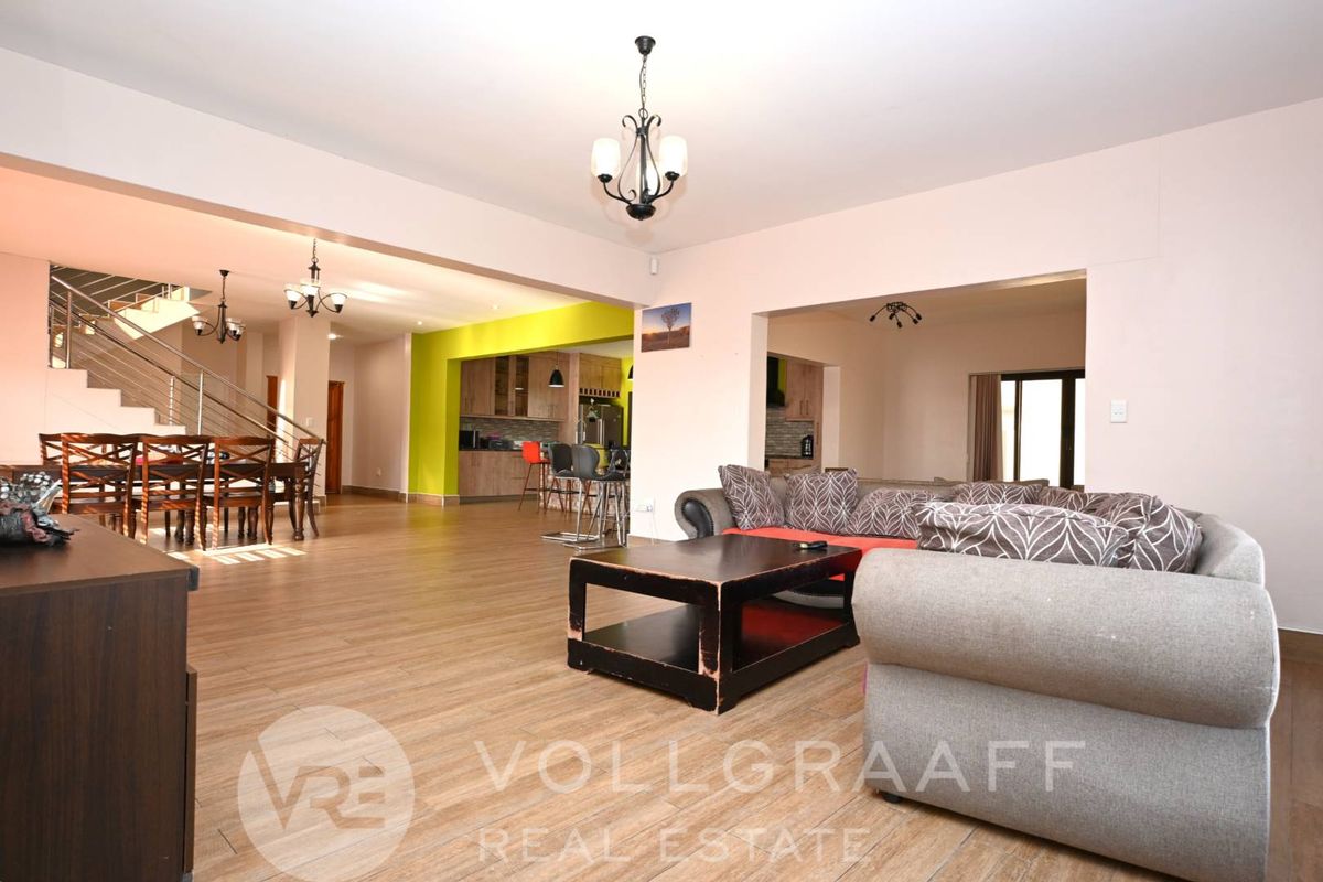 Spacious Double-Storey Family Home | Mile 4, Swakopmund - Photo 2