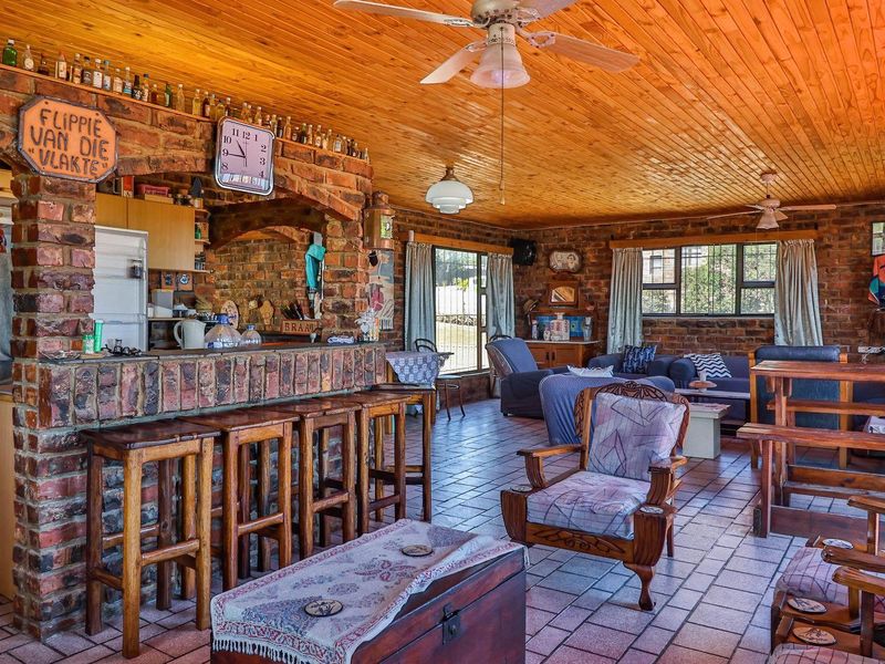 Location Perfection - Photo 8