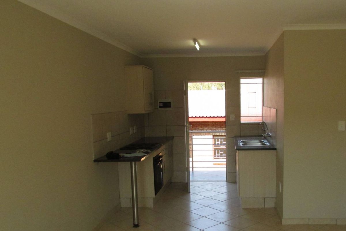 2 BEDROOM FLAT TO RENT IN PHILIP NEL PARK - Photo 5
