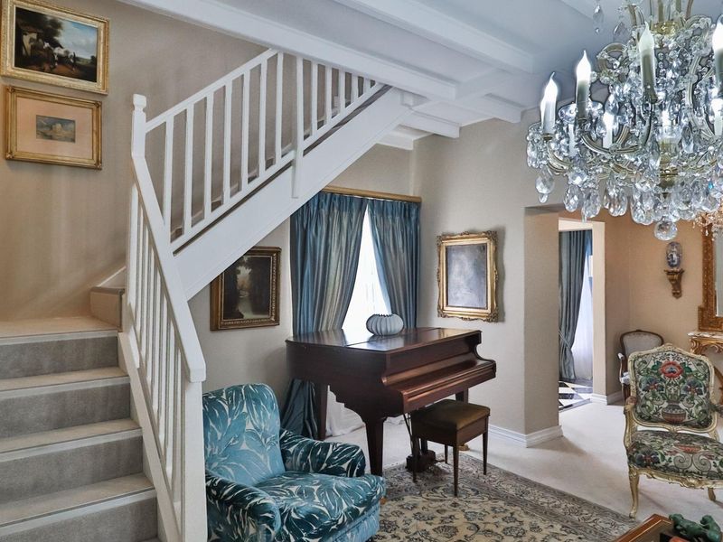 Renovated Sophistication - Photo 2