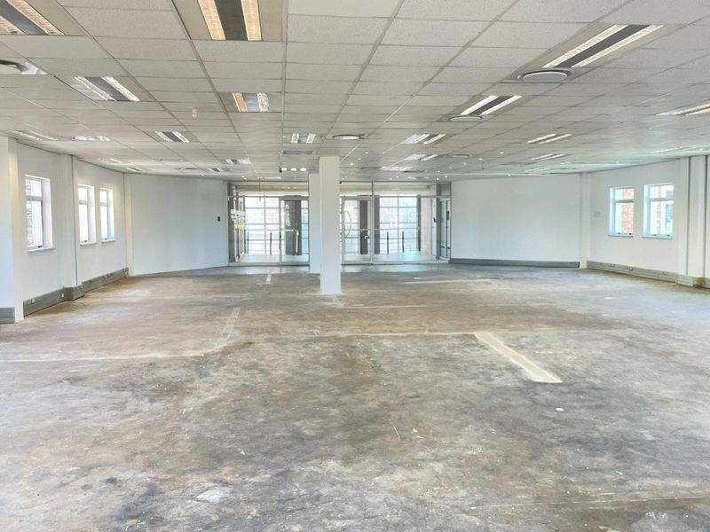 Retail in Mount Edgecombe - Photo 9