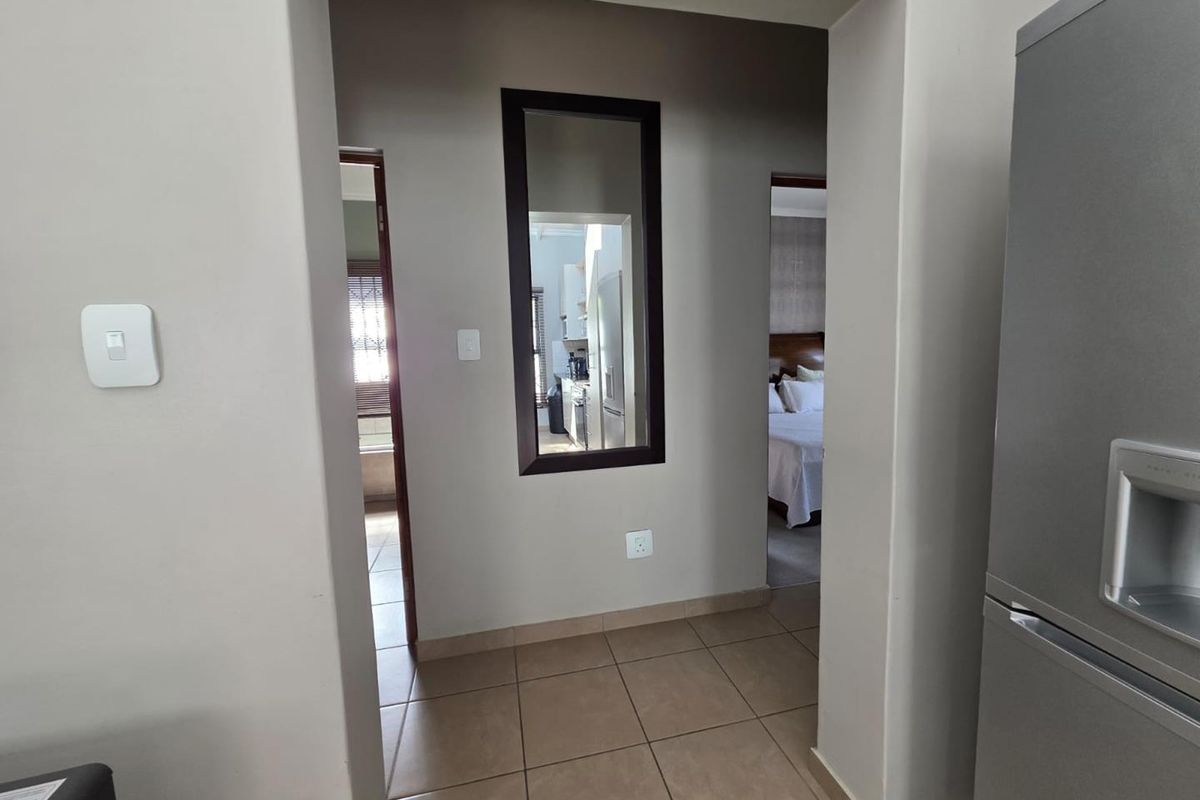 Modern Family Living - Photo 4