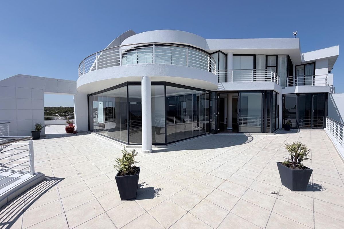 Luxury Penthouse with Panoramic Ocean & Table Mountain Views - Photo 2