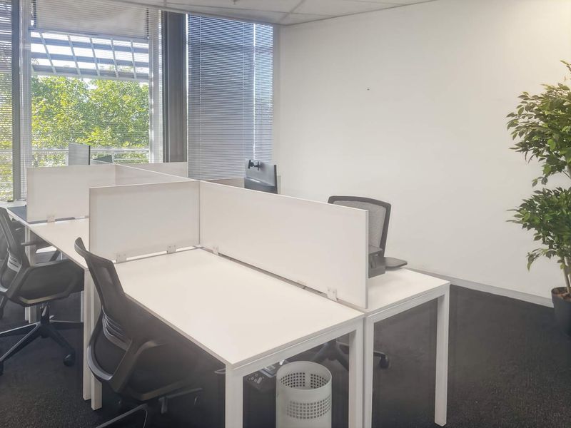 Private office space for 3 persons in Regus Cradlestone Mall - Photo 4