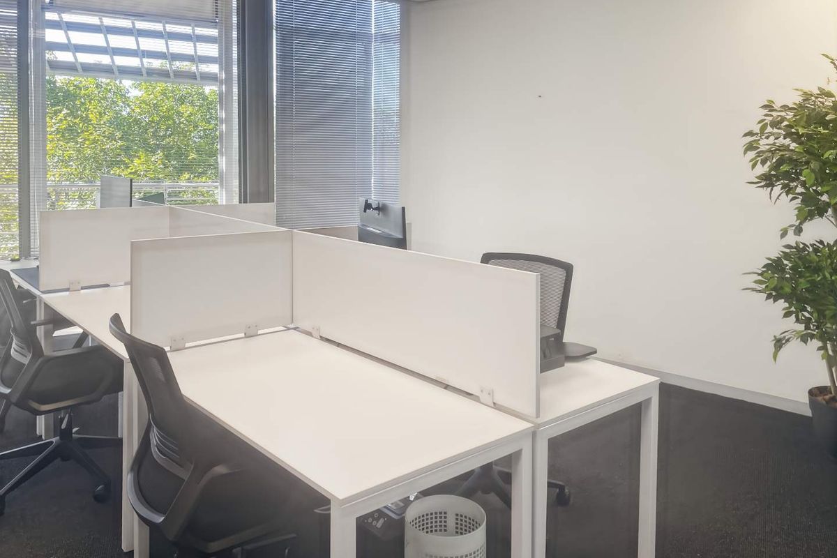 Private office space for 3 persons in Regus Cradlestone Mall - Photo 4