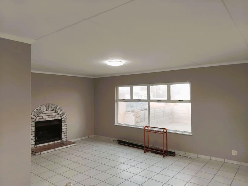 4 Bedroom House To Rent - Photo 3
