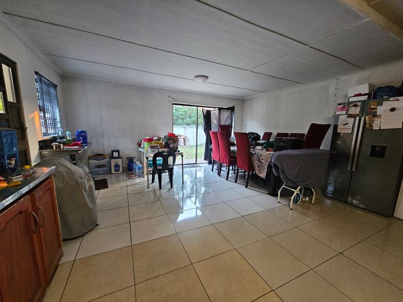 Two Homes, One Perfect Property! - Photo 2