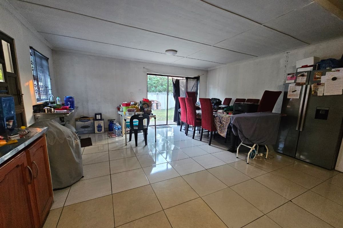 Two Homes, One Perfect Property! - Photo 2