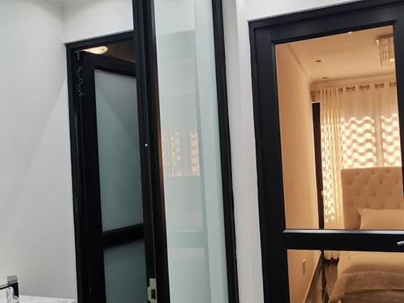 IMMACUATE 4 BEDROOM HOUSE FOR SALE IN ACADEMIA EXT 1: PRICE REDUCED!! - Photo 8