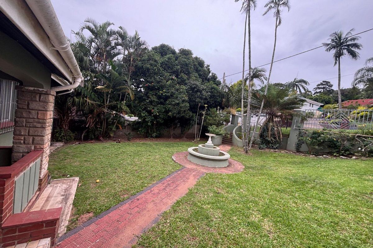 3-Bedroom Family Home with Flatlet for Sale in Escombe – Ideal for Families or Investors - Photo 4