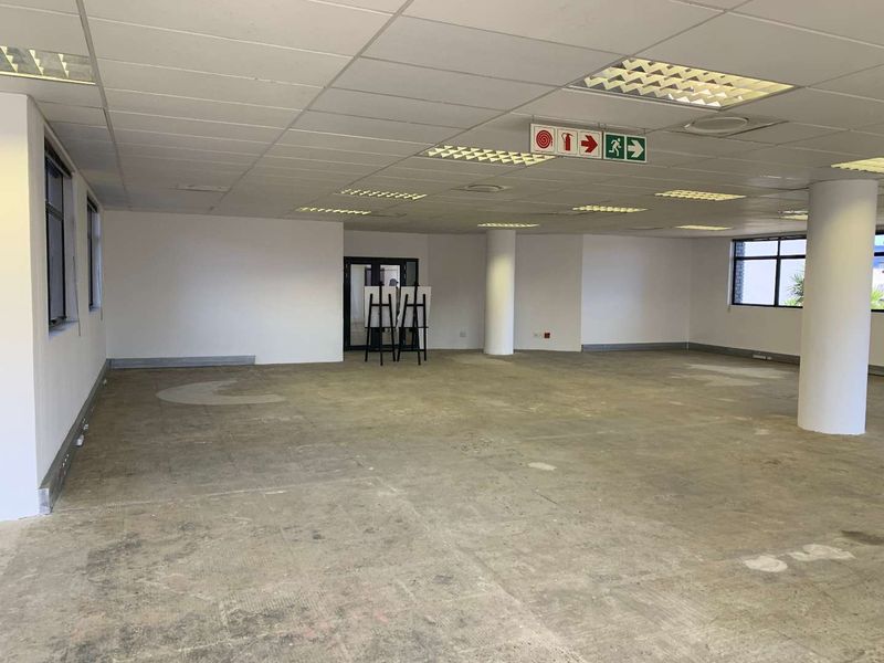 319m2 Ground Floor Office Space To Let at 11 Naivasha Road, Sunninghill - Photo 10