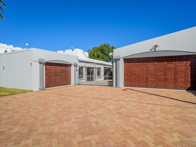 Sunday’s Riverfront Home for Sale - Photo 2