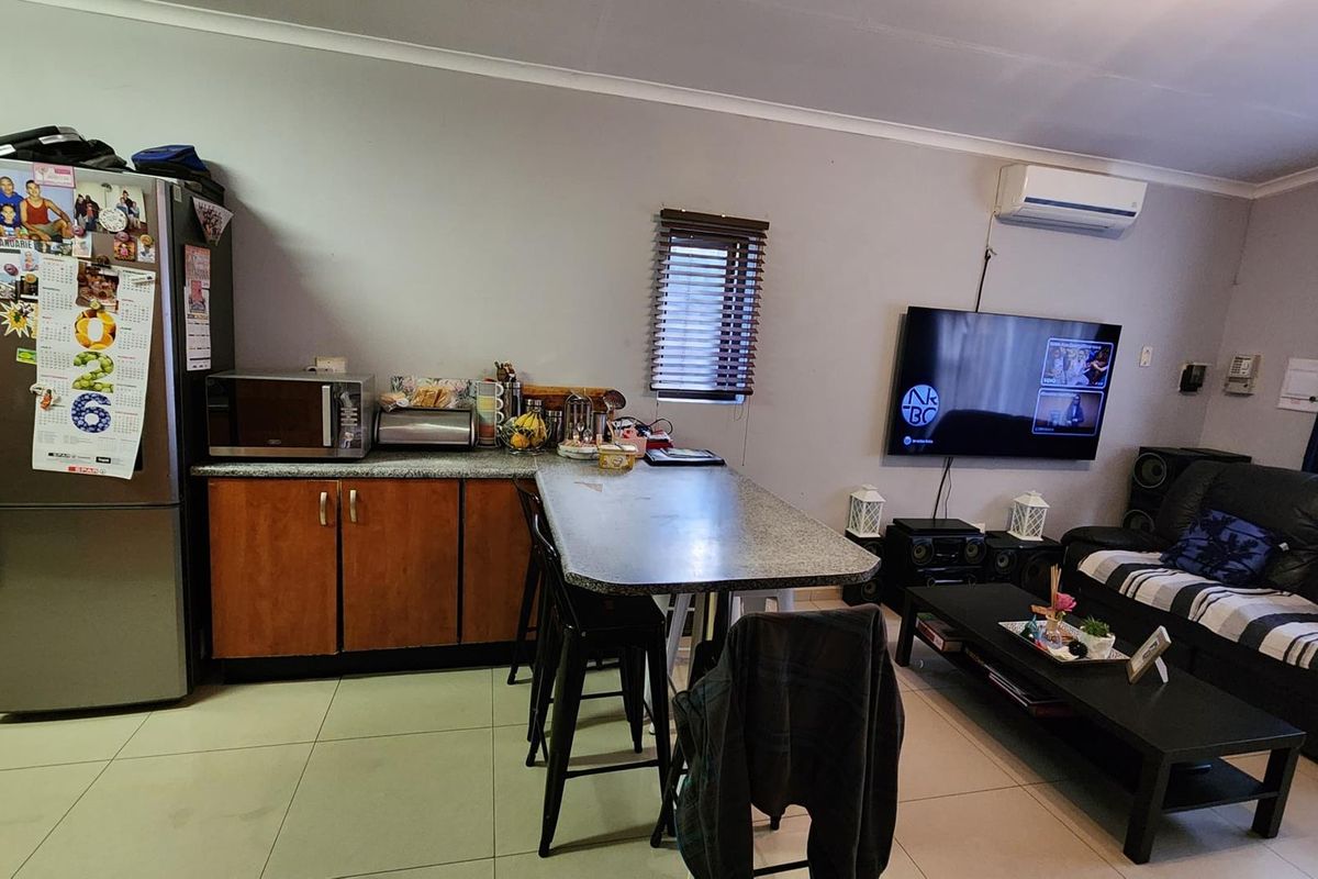 Spacious 4-Bedroom Family Home with Flatlet in Dorado Park | N$ 2 550 000 excluding costs - Photo 3