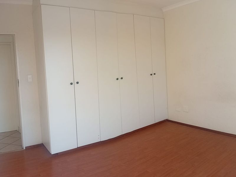 A SPACIOUS APARTMENT - Photo 5