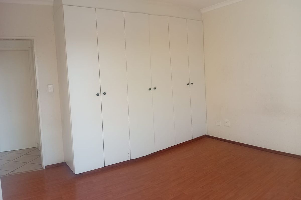 A SPACIOUS APARTMENT - Photo 5