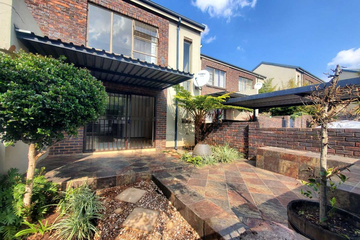 Stunning 2-bedroom duplex townhouse in Sugar Bush Estate, Noordheuwel - Photo 5
