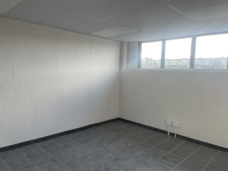 Refurbished 350m2 Mini Factory To Let | Prime Location Near Tokai. - Photo 10