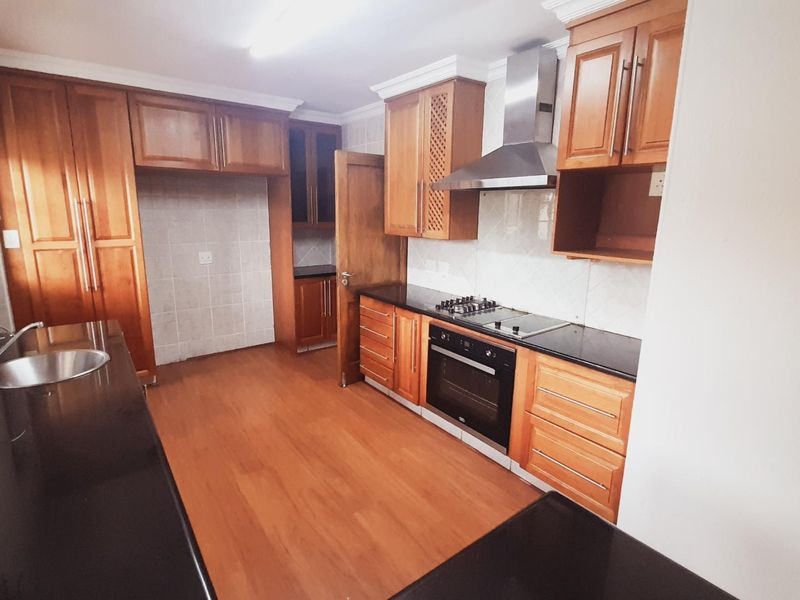 Birdwood Estate: Luxury Living with Magnificent Views - Photo 10