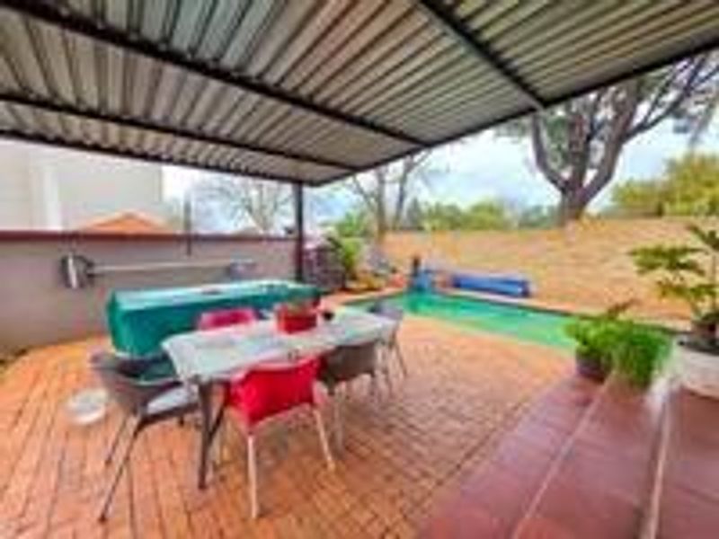 Spacious New Redruth Home with Pool and Modern Extras - Photo 1