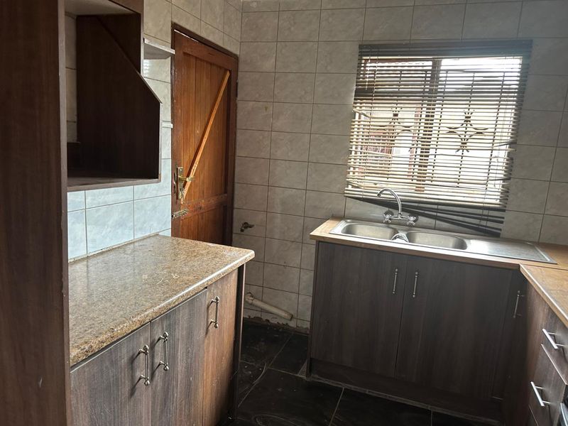 For Sale 3 Bedrooms house in Danville Pretoria West - Photo 4