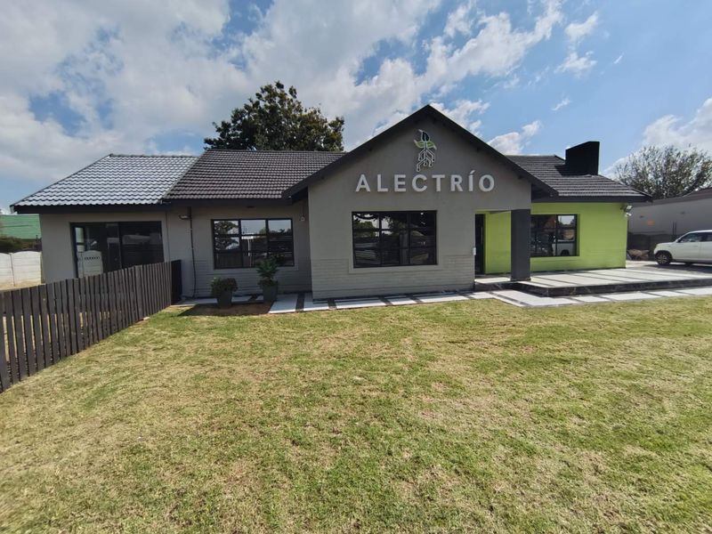 2 Properties, one stand Exceptional Rental Opportunity in the Heart of Rynfield - Photo 4