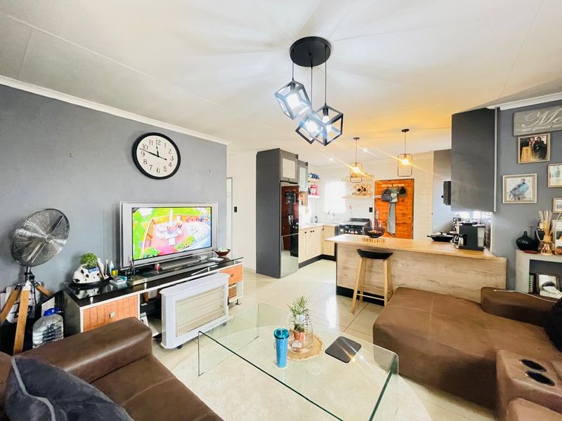 Imagine Coming Home To This Gorgeous 3 Bedroom Home in Protea Glen EXT 34!! - Photo 2