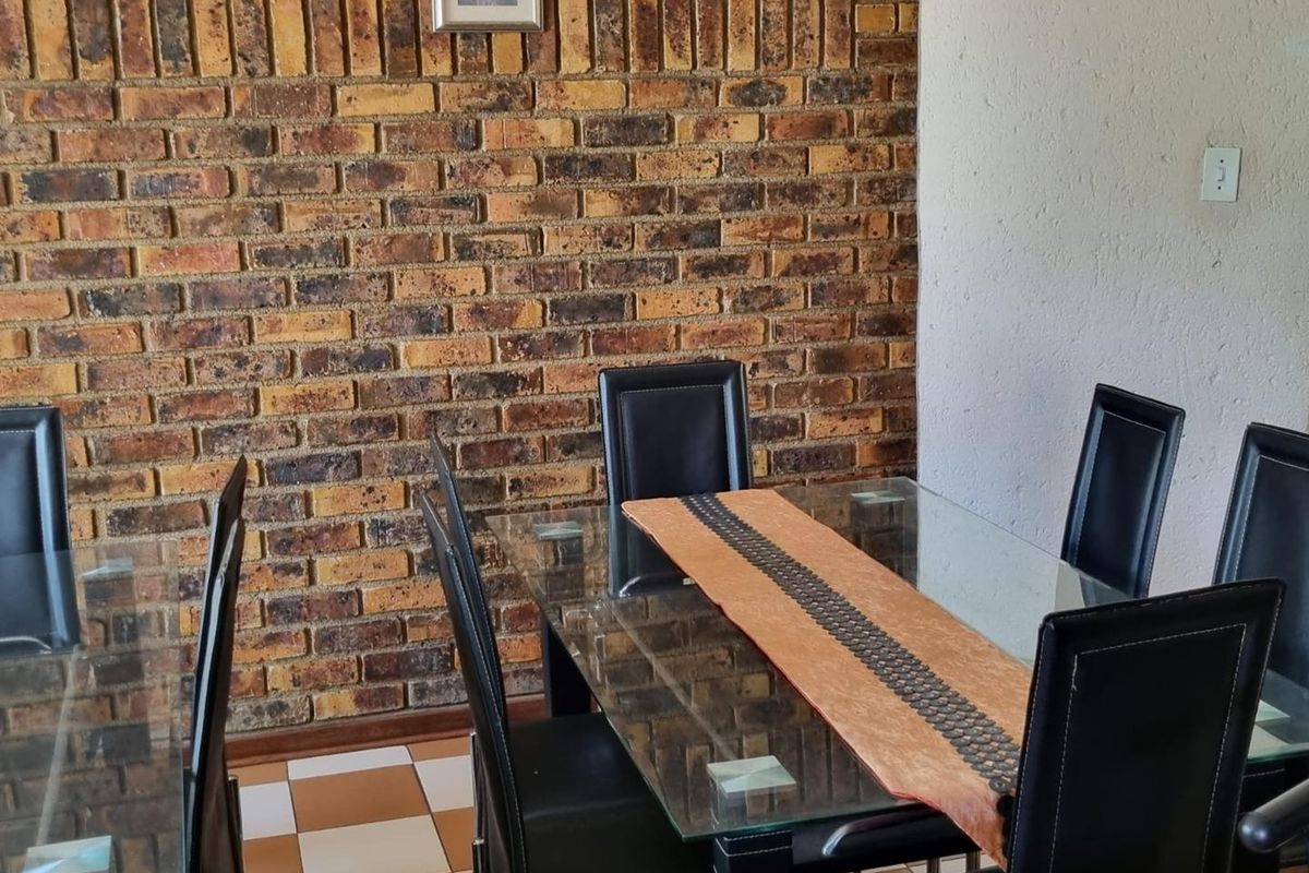 Family Home for Sale in Winchester Hills - Photo 5