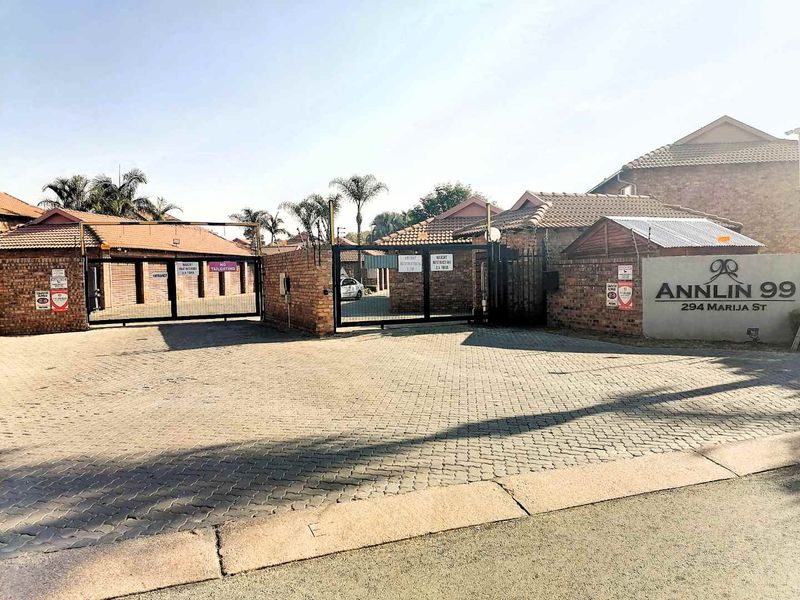 Modern 2-Bedroom Duplex in a Secure Estate – Annlin - Photo 1