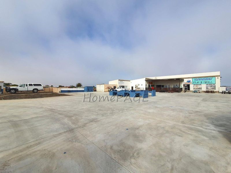 Retail Building and Running Concern, Henties Bay:  SKUBBE BAR IS FOR SALE - Photo 2