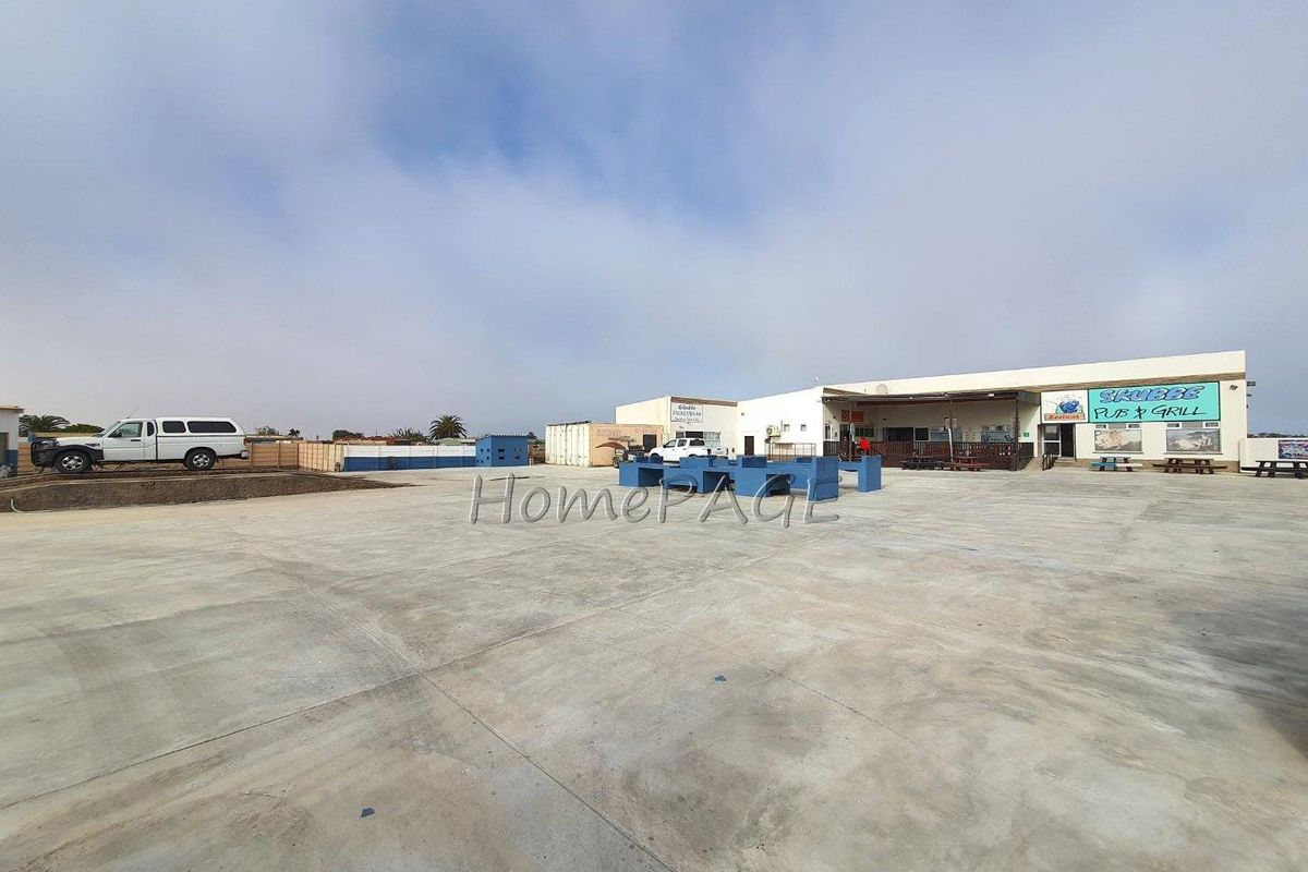 Retail Building and Running Concern, Henties Bay:  SKUBBE BAR IS FOR SALE - Photo 2