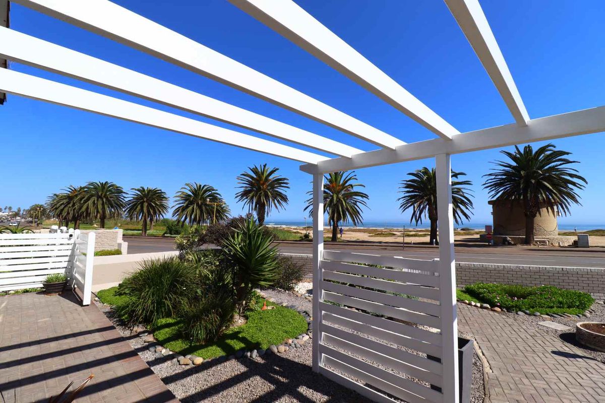 Sea-View Beachfront House with Flat for Sale in Swakopmund, Namibia - Photo 3