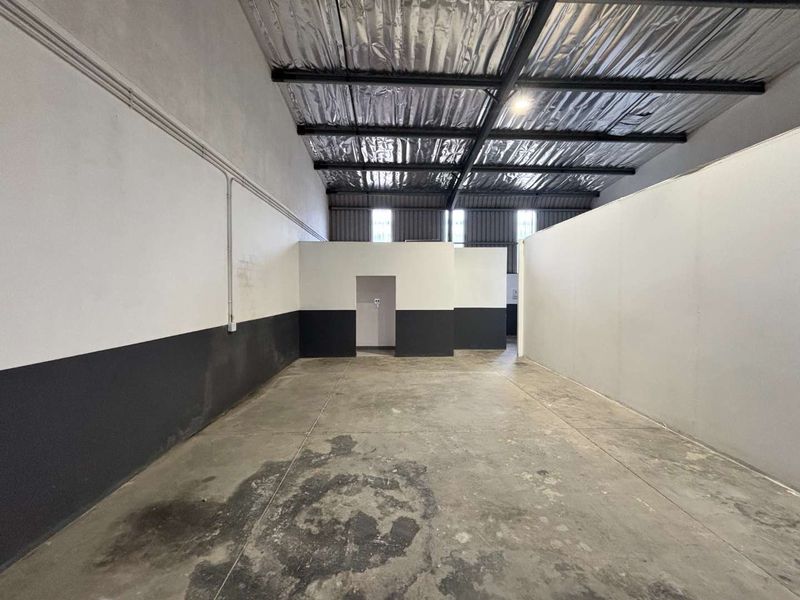 Spacious Industrial Unit with Roller Door Access - Photo 8